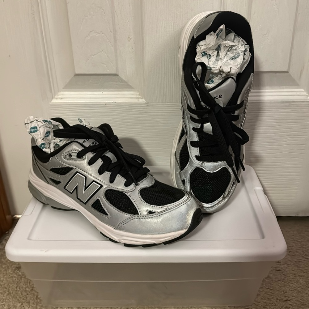 Women new balance sneakers